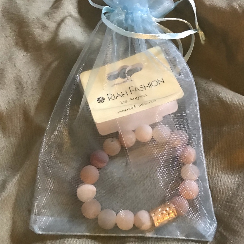RIAH FASHION bracelet NEW in package
